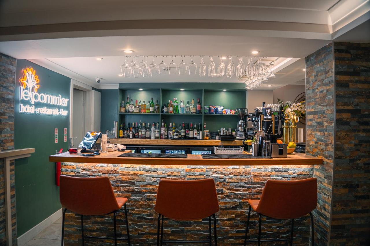 Le Pommier Hotel Castel Ngoại thất bức ảnh