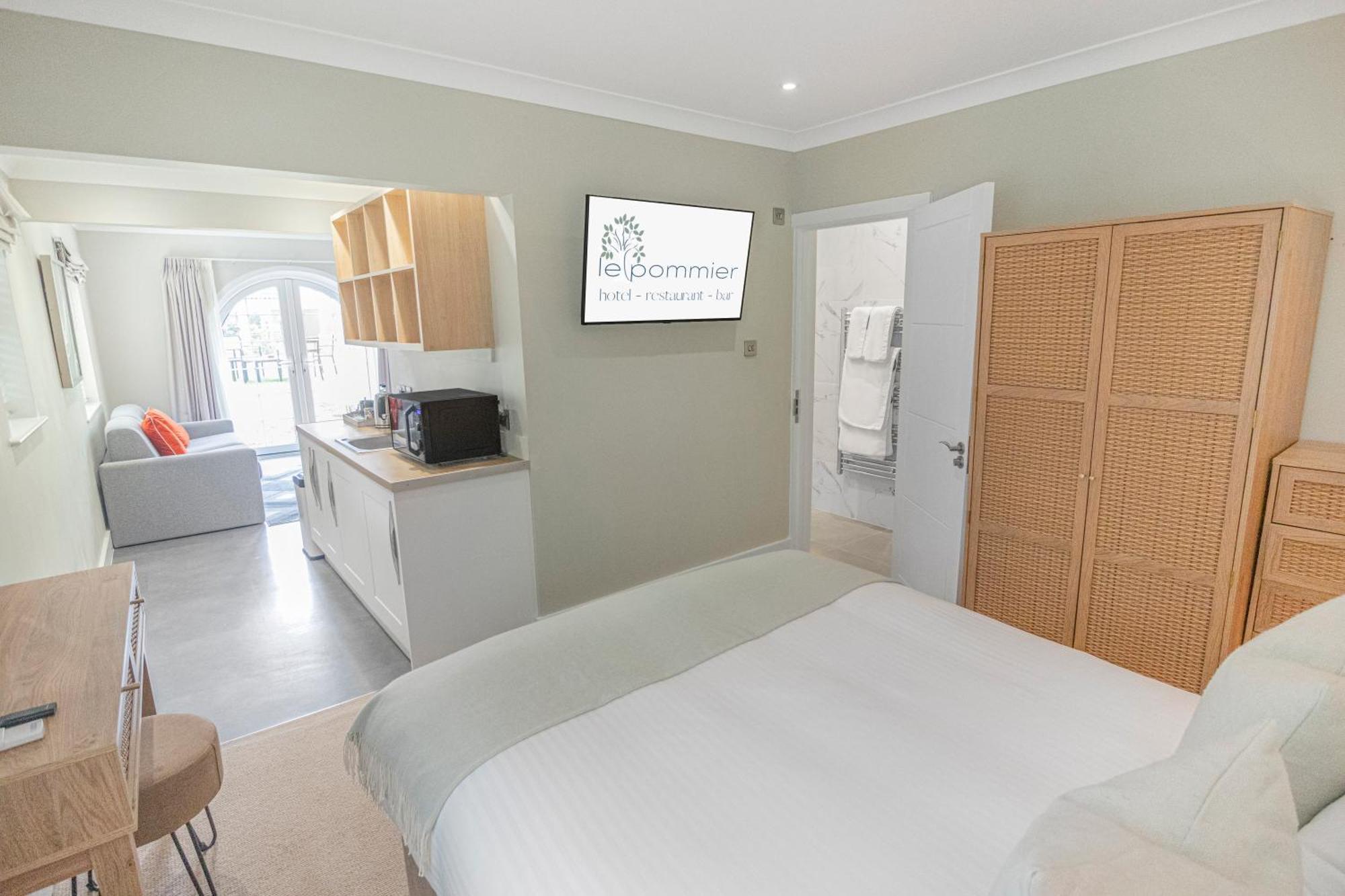 Le Pommier Hotel Castel Phòng bức ảnh
